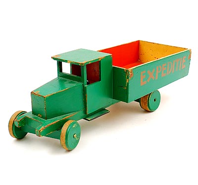 Beangstigend tieners Supermarkt Botterweg Auctions Amsterdam > Groen en rood beschilderde houten speelgoed- vrachtwagen "Expeditie", ontwerp Ko Verzuu ca.1935, uitvoering ADO (Arbeid  Door Onvolwaardigen), Berg en Bosch