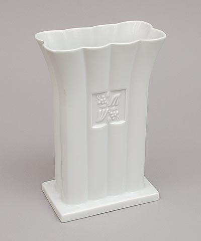 Botterweg Auctions Amsterdam White Porcelain Vase Design